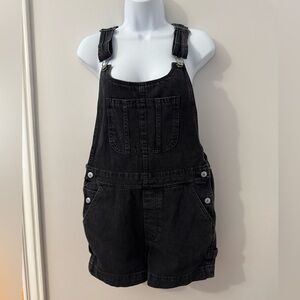 American Eagle Hi Rise Tomgirl Tomboy Shortall Black size XS plain  back pockets